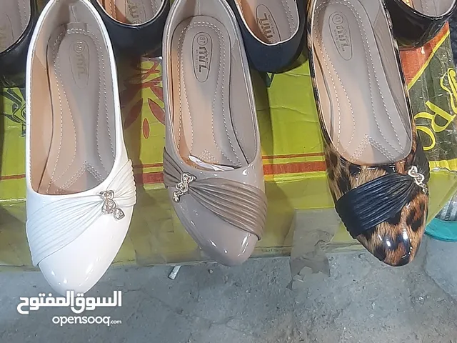احذيه نسائية فلات من قياس 37 إلى قياس 43 متعدد الألوان بيجي وخاكي ونيلي واسود