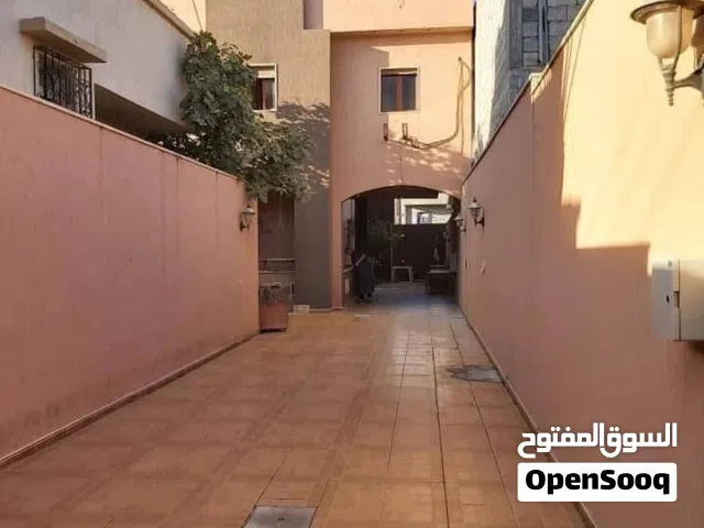 منزل نظام شقق للبيع يوجد 4شقق في طريق 16 مقابل فتحة سريع جديدا