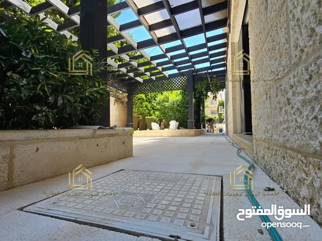 شقة مميزة - خلدا - 4نوم 2ماستر - ارضية - حديقة - ترس - قرب الخدمات العامة