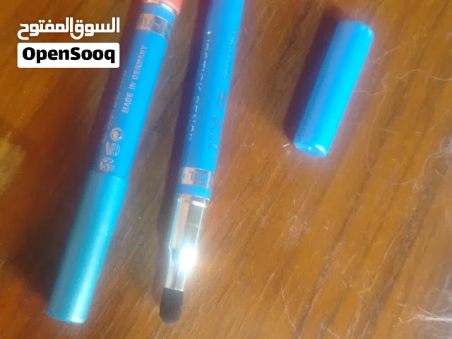 تحديت شفاه وجهين