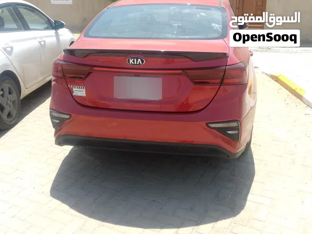 2020 كيا سيراتو Standard