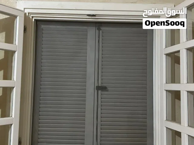 شببابيك ريسبشن و حمام وسلم داخلى