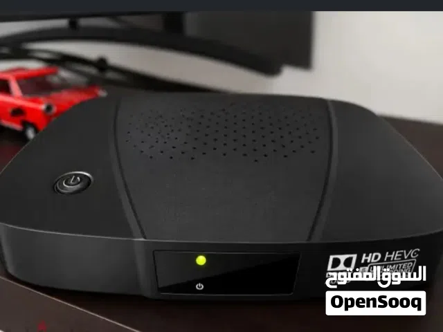 set-top box with dish / digital TV receiver (used for satellite or cable TV).     Good working condi