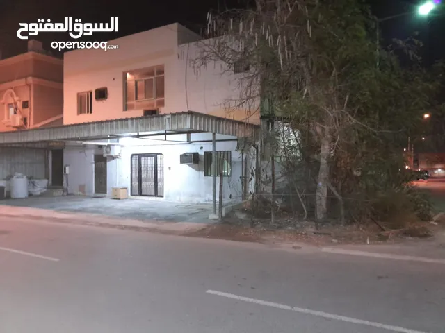 0m2 4 Bedrooms Townhouse for Sale in Central Governorate Al-Hajiyat
