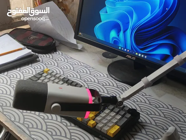 مايك Fifine Am8 وستاند حديد ابيض
