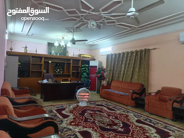 150 m2 3 Bedrooms Townhouse for Rent in Basra Jaza'ir