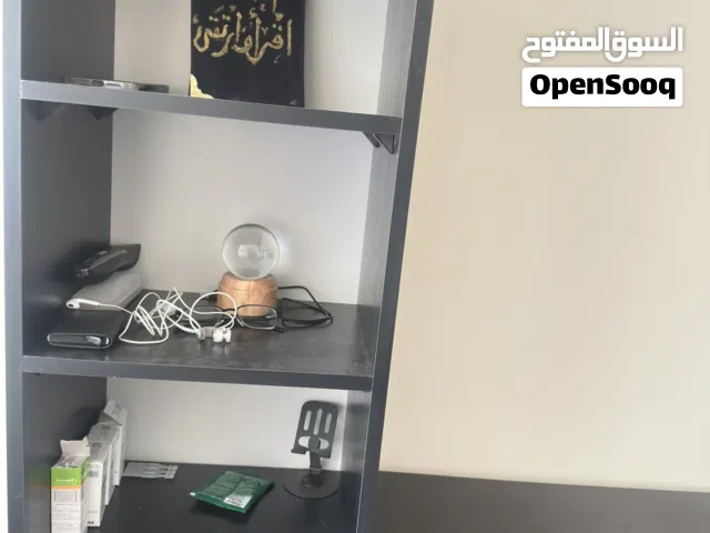 طاولتين مستعمل فترة قصيرة