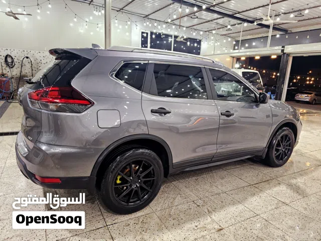 Used Nissan Rogue in Buraimi
