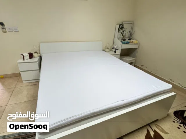 اثاث غرفه بيضاء