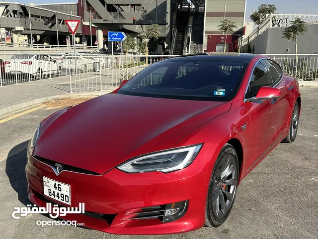 Tesla Model S 2017 in Amman