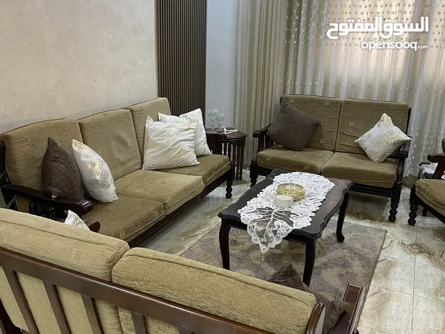 كنب مرس 110دينار قابل للتفاوض .. بحاله ممتازه ونظيف جدا