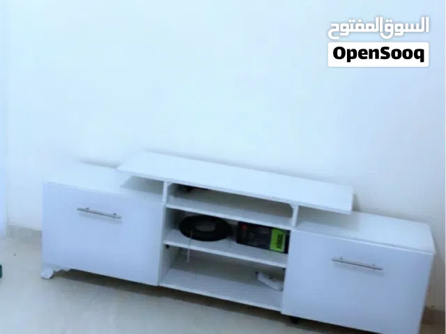 طاولة تلفزيون