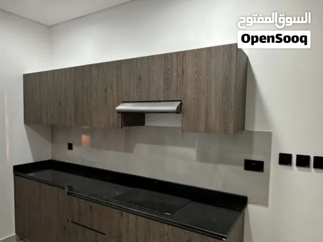 شقه للايجار في العذيبه مسقط شامل جميع الفواتير اول ساكن قريب من جميع الخدمات موقع استراتيجي