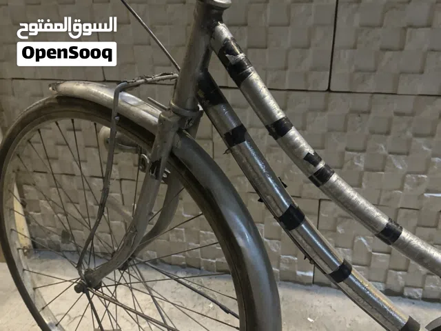 سيكل ياباني نظيف ما في أي خرابة