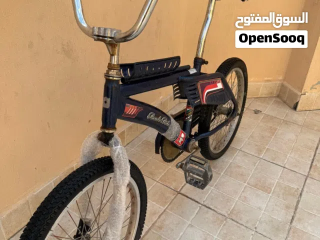 رللبيع رامبو رخصيص جدا لحق عليه لون ازرق حلي  مقاس 20 نضيف ما فيه شي السيكل شبه جدد استعمال خفيف جاد