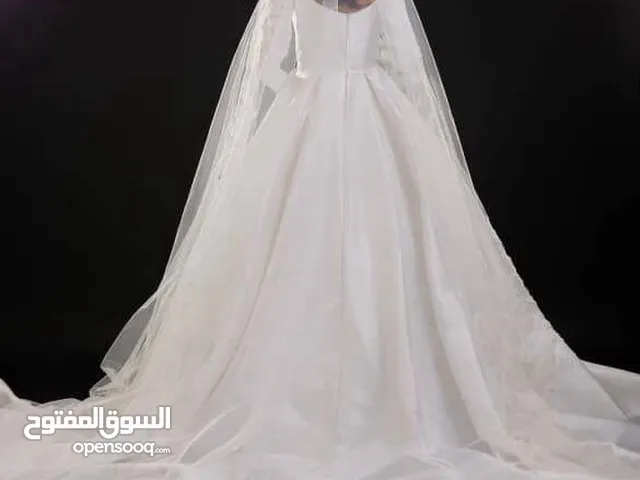 فستان زفاف ملكي للبيع فاخر جدا