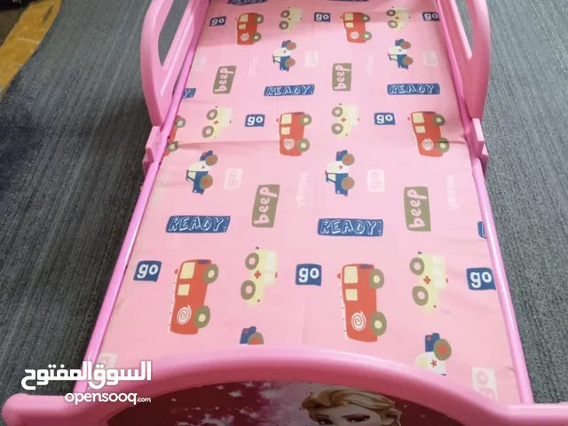 تخت اطفال عدد 2و تخت بيبي1