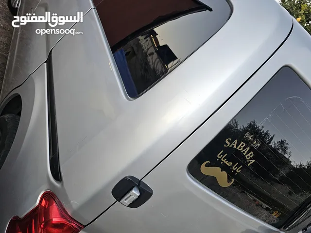 نيسان nv200