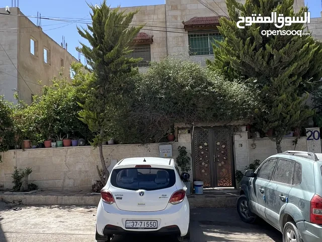 160 m2 More than 6 bedrooms Townhouse for Sale in Madaba Al-Fayha'