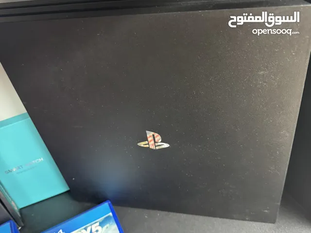 Ps4 برو مستخدم بحالة ممتازة