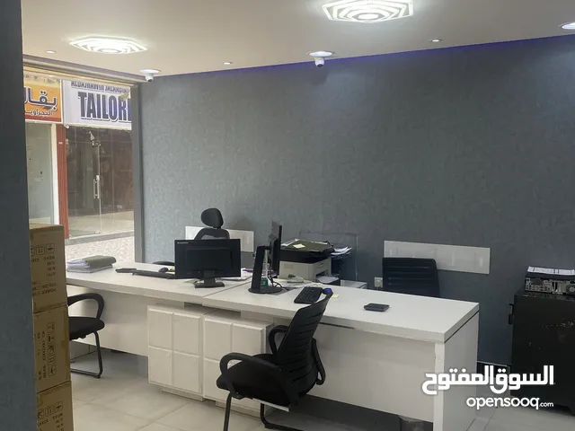 مكتب للبيع في عجمان الروضة 2  على شارع الشيخ عمار  جاهز للاستلام مفروش