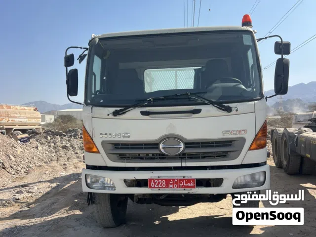 بيع سيارة من نوع هينو 12طن سياره حمل مخلفات موديل 2014