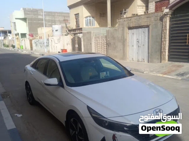 2023 Hyundai Elantra Standard