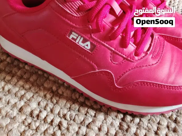 حذاء بوط ستاتي ماركة Fila 38/39