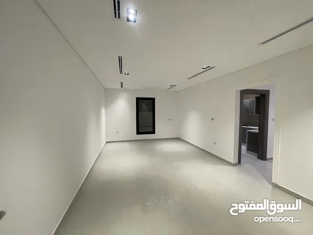 700 m2 4 Bedrooms Apartments for Rent in Hawally Siddiq