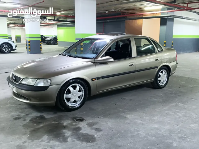 Used Opel Vectra in Madaba