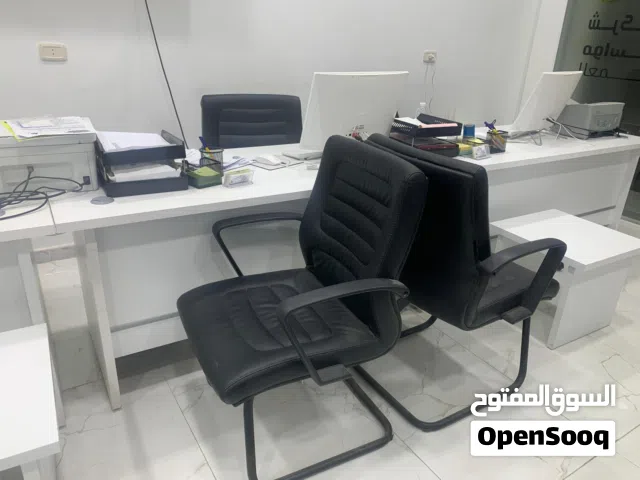 مكاتب وصالون