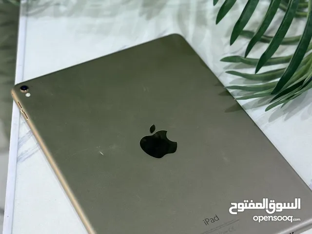 ايباد برو مساحة 32 ذهبي نظيف