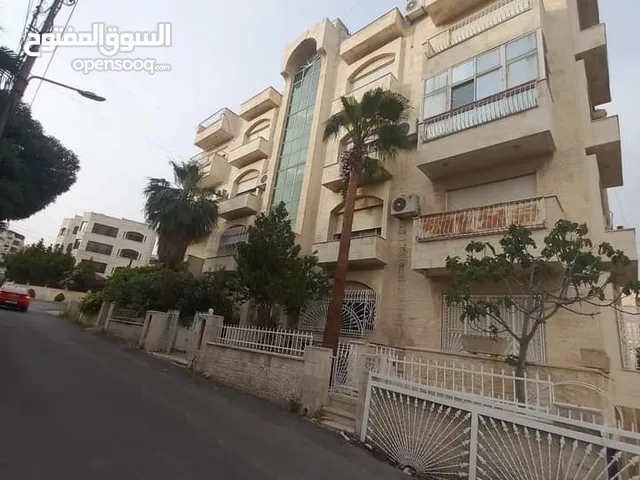 195m2 3 Bedrooms Apartments for Sale in Amman Sports City
