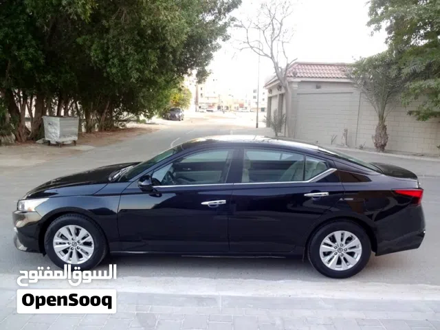 Nissan Altima Facelift Brand New Condition Fully Agency Service,Single Hand User Car For Sale!