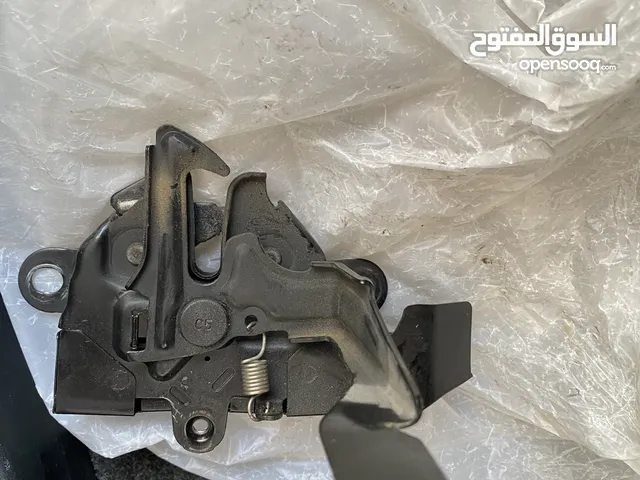 للبيع: قفل البونيت لسيارة تويوتا كامري 2015، 2016، و2017