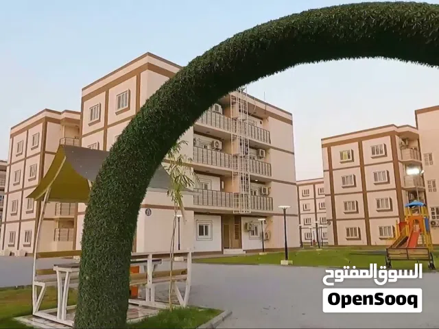 شقة بحالة ممتازة للايجار في مجمع الامل 1