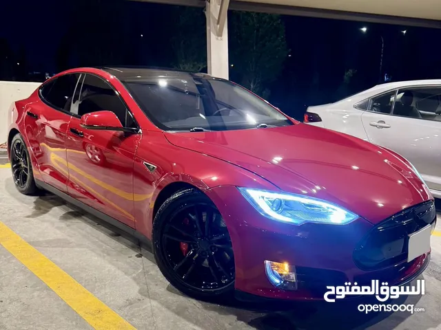 Tesla model s 85