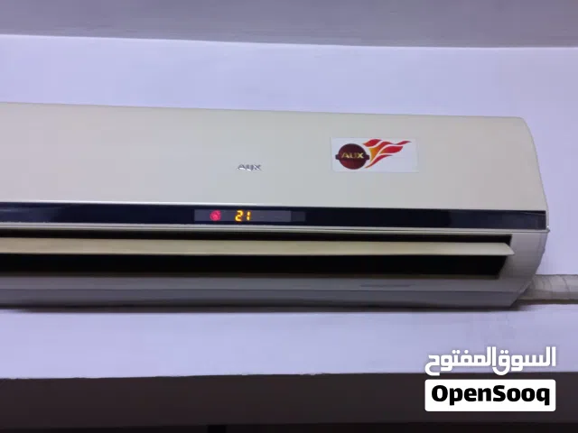 سبلت اواكس AUX  واحد طن حار بارد مستعمل نظيف يقرأ حرارة الغرفة .فيه غاز الشركة الاصلي