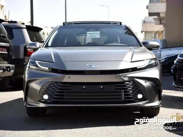 تويوتا كامري GLE موديل 2025 كفالة الوكيل للبيع