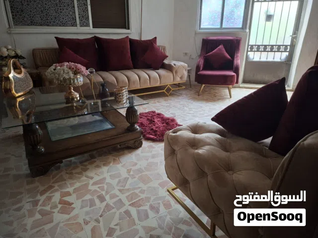 طقم كنب تقيل ومودرن لون دهبي وبيج وخمري للبيع