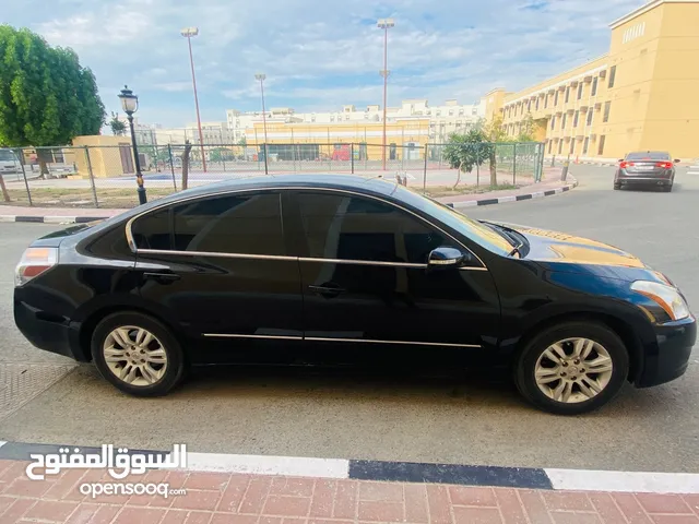 Nissan Altima 2011 Black
