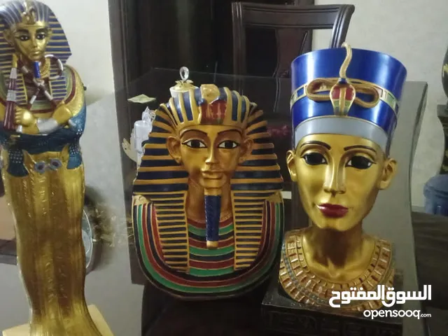 3 قطع تحف من مصر للبيع للإستفسار الاتصال على الرقم