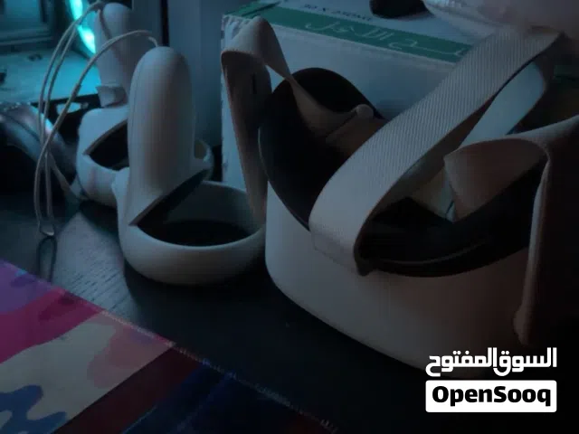 للبيع vr oculus 2 شغاله مافيها ولا شي