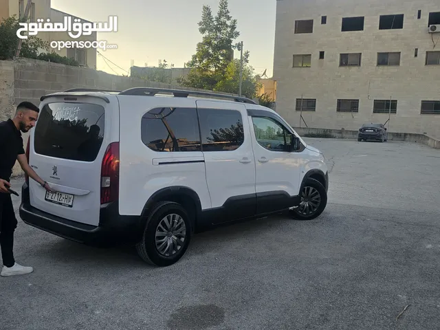 بيجو ريفتر 2023 رخصة ترخيص وتامين ل شهر 6/2026 تامين شامل امكانية البيع دفعة وشكات مش ناقصها اشي فل