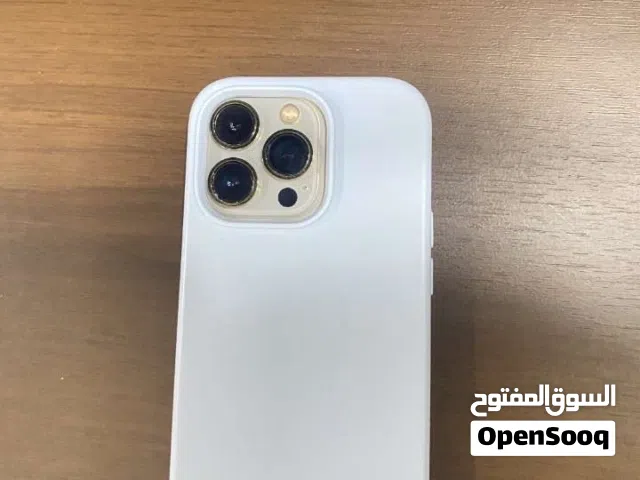بيعه مستعجله آيفون 13 برو ذهبي مستعمل بحالة ممتازة  والصف مهم.   مع شاحن وسماعات بسعة 256 جيجابايت