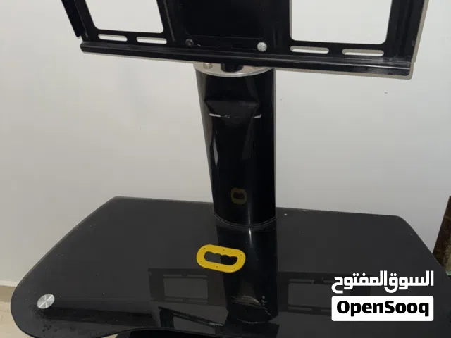 طاولتين مستعملين مافيهم شي اثنتين ب 15 د ب