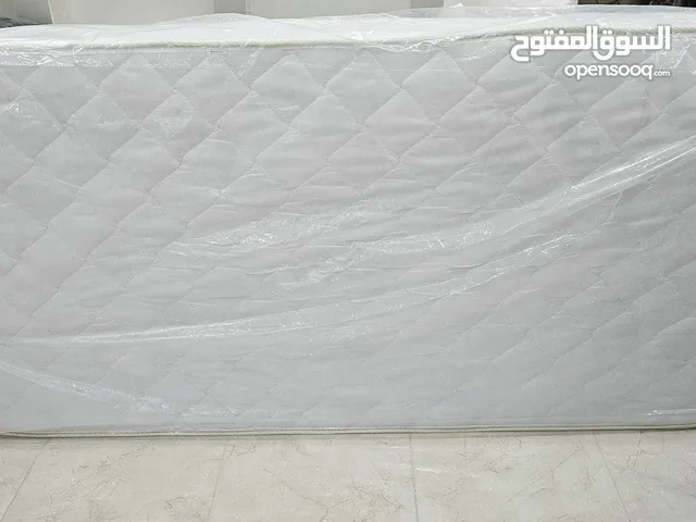 فرشتین مفرد اسفنج ضغط عالي جديدة استعمال الاسبوع فقط لبيع طول 195 عرض 95 ارتفاع 19 لسه عليهم الاكياس