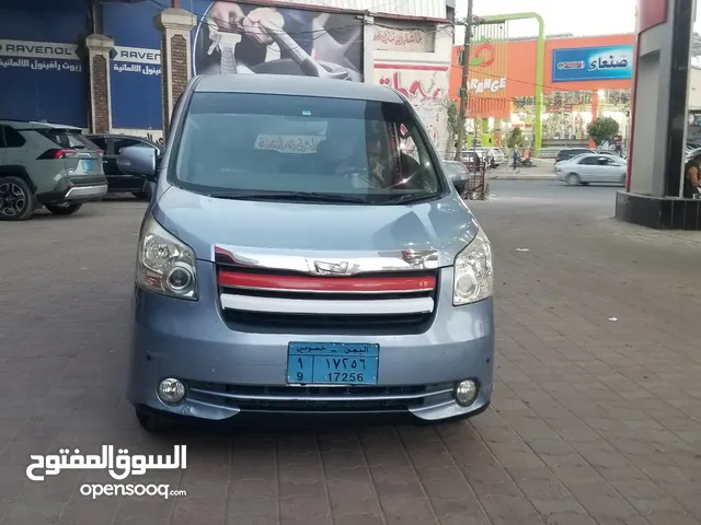 Toyota Voxy 2009 in Sana'a