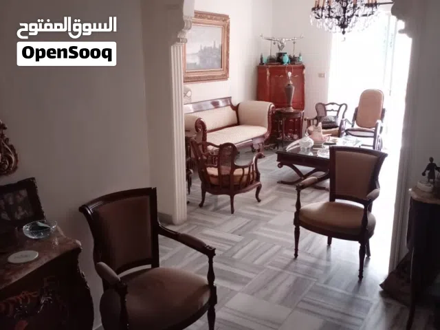 للبيع شقة طابق اول في رأس بيروت قرب فندق البريستول