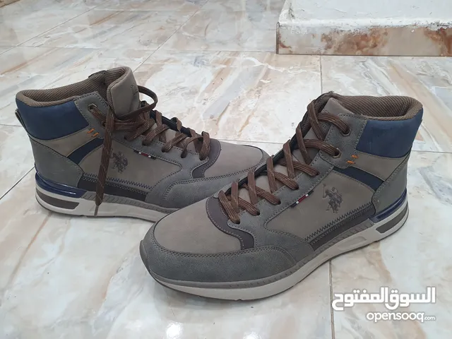 45 Sport Shoes in Benghazi